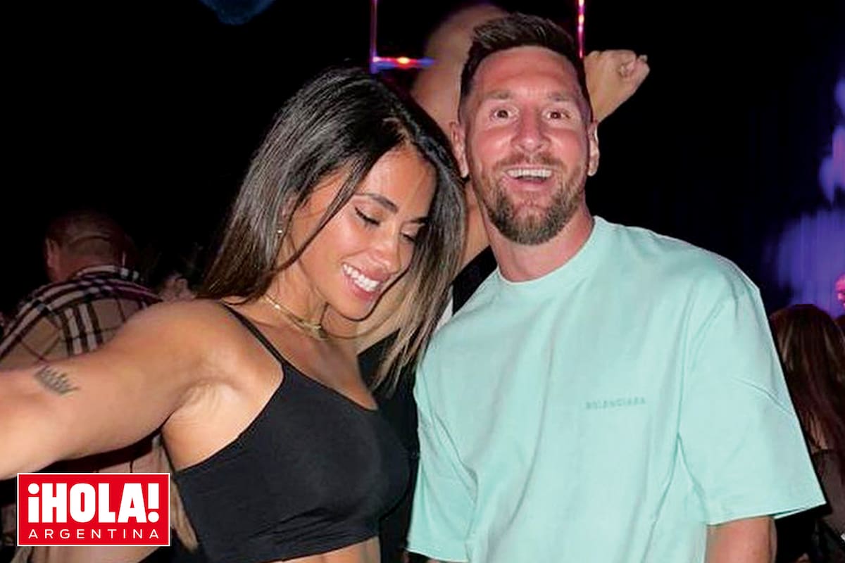 Felices y divertidos, Leo y Anto disfrutan de sus salidas nocturnas con sus amigos David y Victoria Beckham, Sergio Busquets y Jordi Alba, y sus respectivas mujeres, Elena Galera y Romarey Ventura.