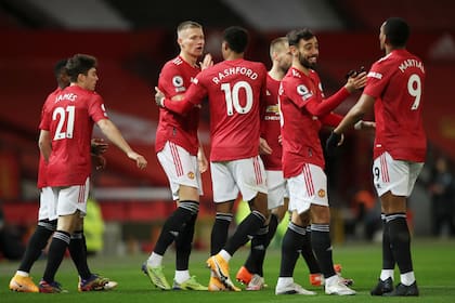 Felicidad de los Diablos Rojos que golean al Leeds.