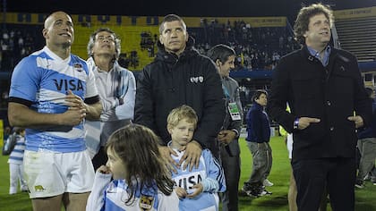 Felipe, con la camiseta de los Pumas, Manuel y Bebe, tres de los hermanos Contepomi