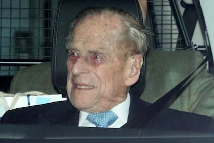 Felipe, esposo de la reina Isabel, fue dado de alta para pasar Navidad en familia