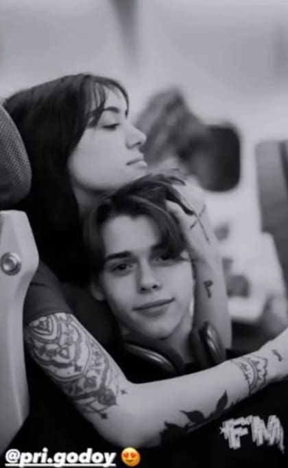 Felipe Fort junto a Priscila Godoy, su novia