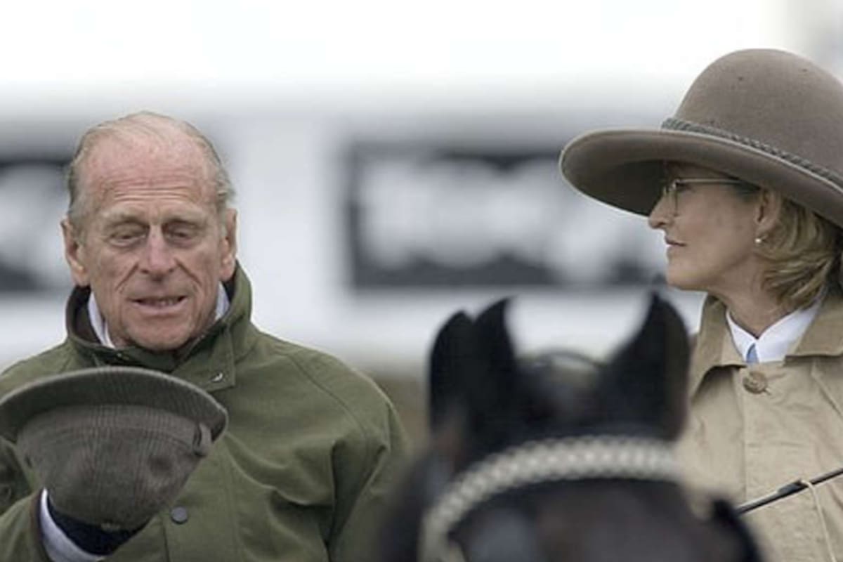 Felipe II y Penny Knatchbull siguieron siendo cercanos hasta la muerte del monarca consorte. Fuente: Daily Mail.