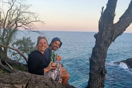 Felipe, Mailén y el mate que los acompaña en todo momento