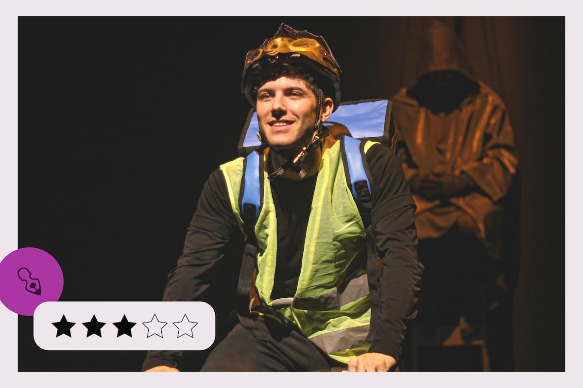 Felipe Martínez Villamil encarna a un repartidor en bicicleta en Amarte es un trabajo sucio