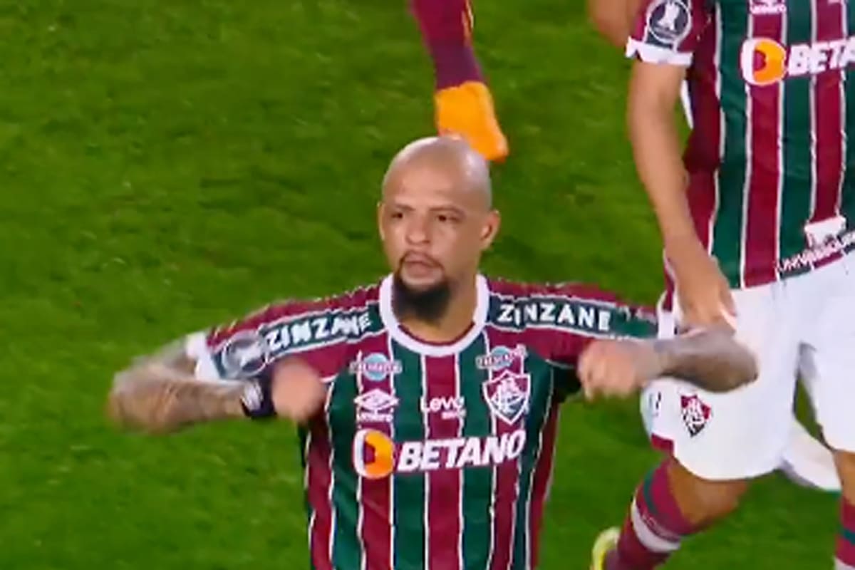 Felipe Melo se retiró de la cancha haciendo la gallinita señalando a los hinchas de River