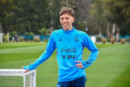 Felipe Rodríguez-Gentile sonríe en el predio de la AFA, durante sus primeros entrenamientos en la selección Sub 17; no fue convocado por Diego Placente para el inminente Mundial de Indonesia.
