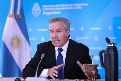 Felipe Solá
