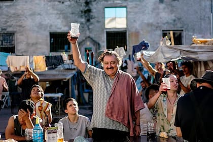 Feliz, Mario Borges festeja sus primeras victorias con un asado en el patio