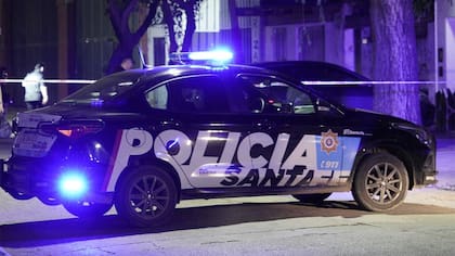 Femicidio en Rosario: hallan muerta a una mujer con una puñalada en el cuello y detienen a su pareja.