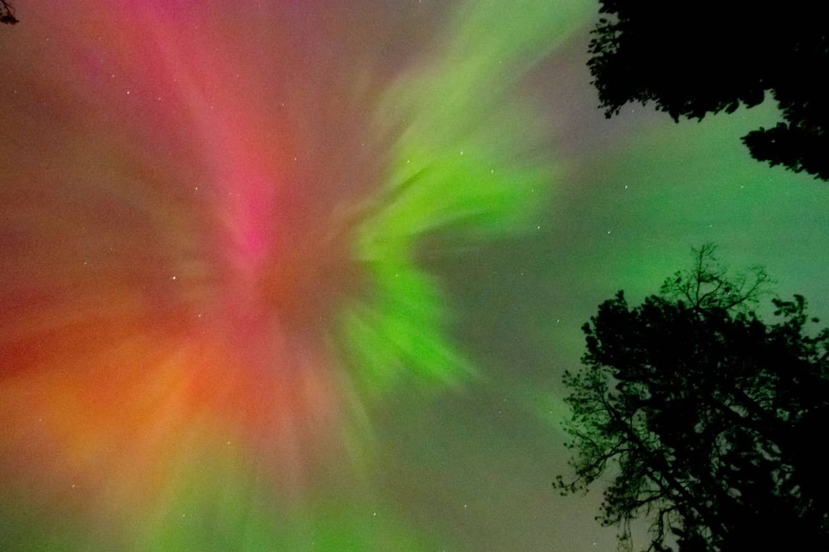 Fenómeno de auroras boreales ilumina los cielos de Chicago y otras regiones estadounidenses