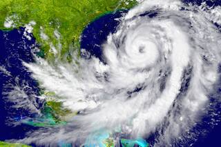 Clima: Huracán Isaías alcanza categoría 3 y amenaza Florida