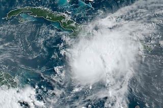 Tormenta Lala se convierte en huracán a medida que se acerca a la Isla Grande de Hawái