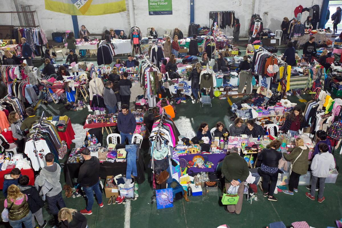 Feria americana en la Sociedad de Fomento Capitán de los Andes Boulogne