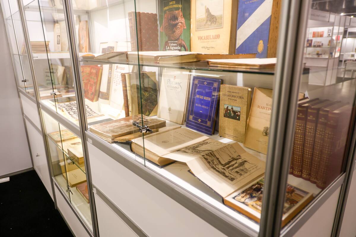Feria del Libro Antiguo de Buenos Aires: la preservación del patrimonio documental es una tarea colectiva
