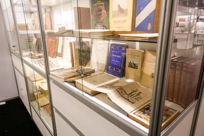 Feria del Libro Antiguo de Buenos Aires: la preservación del patrimonio documental es una tarea colectiva