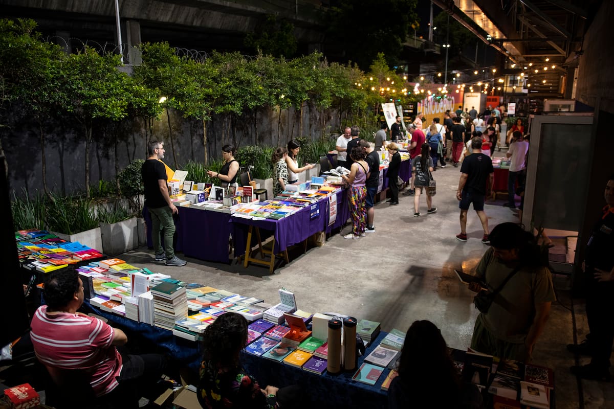 Feria del Libro de Humanidades y Ciencias Sociales en el Museo Moderno, en San Telmo