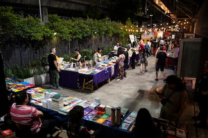 Feria del Libro de Humanidades y Ciencias Sociales en el Museo Moderno, en San Telmo