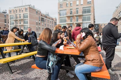 El Patio Gastronómico en el barrio Rodrigo Bueno, en Costanera Sur