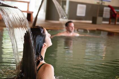 Feriado XL: las termas ofrecen agua mineralizada que favorece la cicatrización, el tratamiento de úlceras y várices