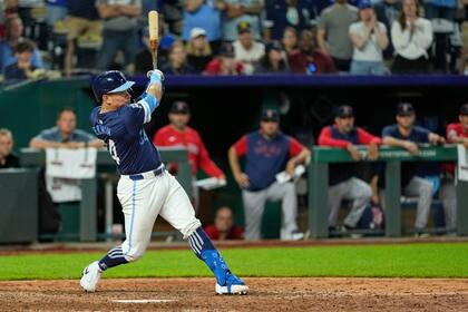 Fermín batea sencillo en la 12.ª entrada y Reales superan 2-1 a Medias Rojas