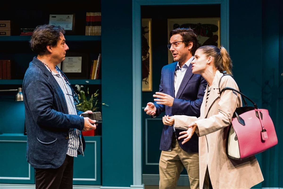 Fernán Mirás, Benjamón Vicuña y Violeta Urtizberea, en Terapia amorosa, la exitosa propuesta disponible en Teatrix