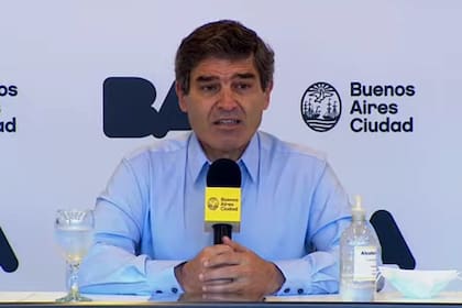 Fernán Quirós en conferencia de prensa