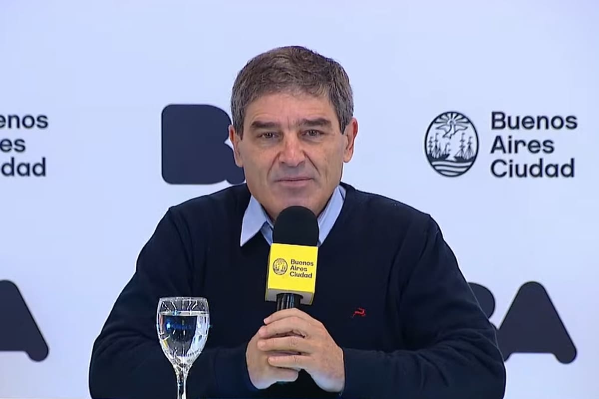 Fernán Quirós informa cómo sigue la situación sanitaria en la Ciudad.