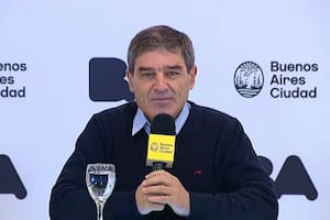 Fernán Quirós informa cómo sigue la situación sanitaria en la Ciudad.