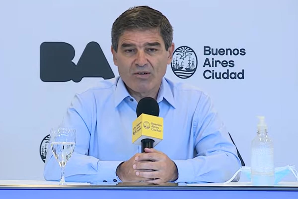 Fernán Quirós informa la situación sanitaria en la Ciudad.