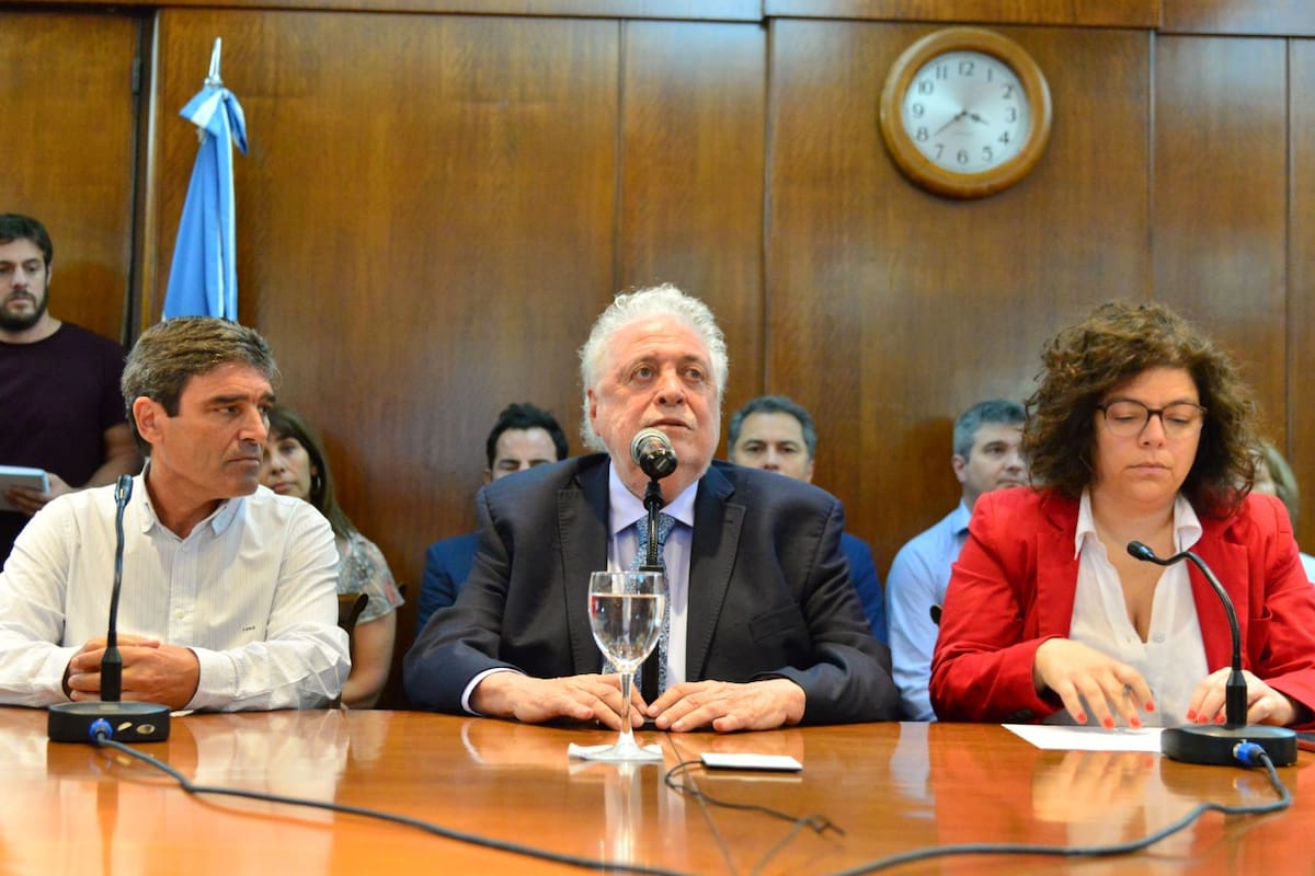 Fernán Quirós, ministro de Salud de la ciudad de Buenos Aires, Ginés González García, ministro de Salud de la Nación y Carla Vizzotti, secretaria de Acceso a la Salud, el día del anuncio del primer caso de coronavirus en la Argentina