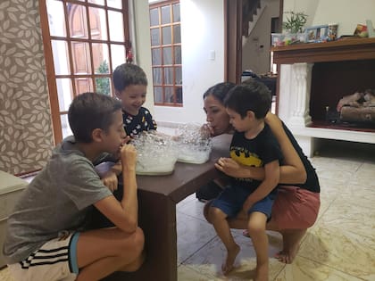 Fernanda con Joaquín y Facundo