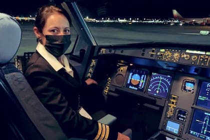 Fernanda Coronel trajo el fin de semana de Rusia 800.000 dosis de la vacuna Sputnik V y entró en una polémica inesperada en las redes sociales