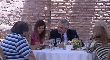 Fernanda Raverta y Alberto Fernández