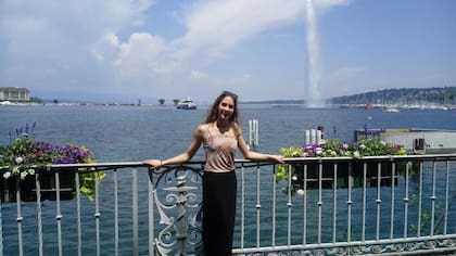 Fernanda vivió dos años en Suiza.