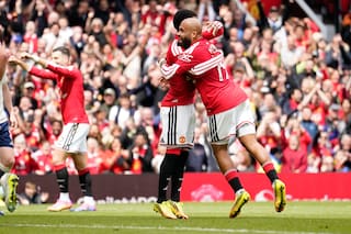 Fernandes iguala récord de asistencias y VAR causa polémica en triunfo del Man United ante Forest
