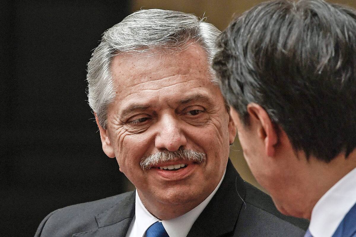 Fernández, ayer, con el primer ministro de Italia, Giuseppe Conte