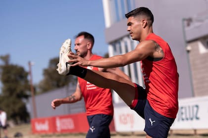 Fernández Cedrés se convirtió en el quinto refuerzo del Rojo y tuvo este lunes su primer entrenamiento bajo las órdenes de Julio Vaccari