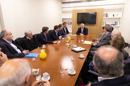 Fernández en la reunión con entidades de la agroindustria