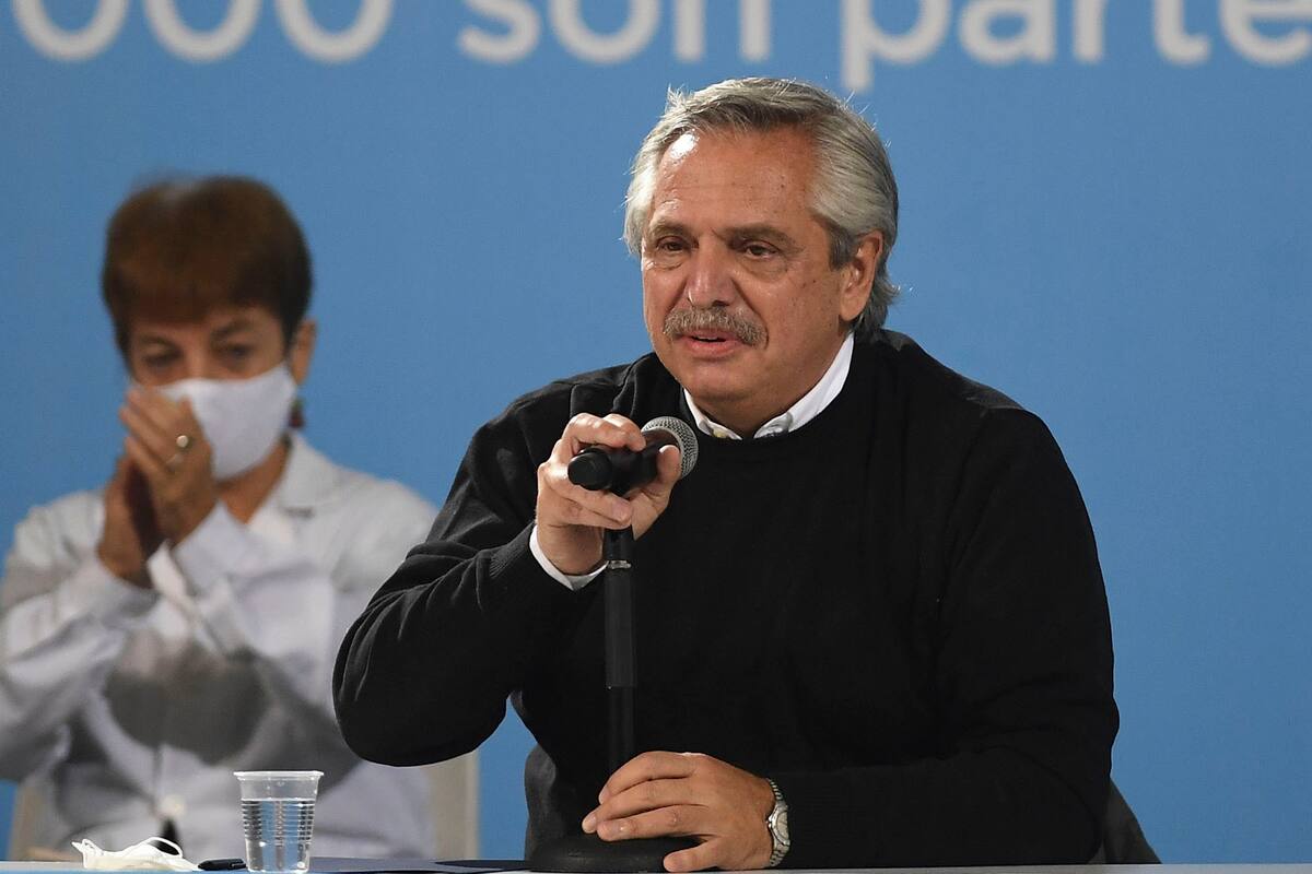 Fernández, irónico con las vacunas