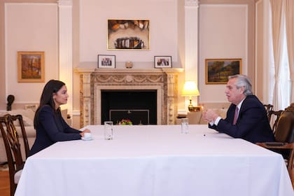 Fernández junto a la congresista Alexia Ocasio-Cortez