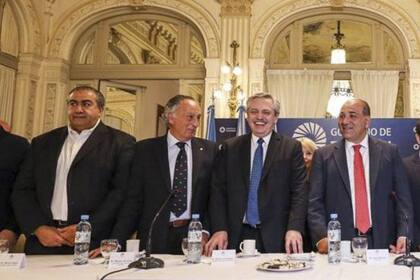 Fernández reunió hace dos semanas a Daer y Acevedo en Tucumán, donde los recibió Manzur