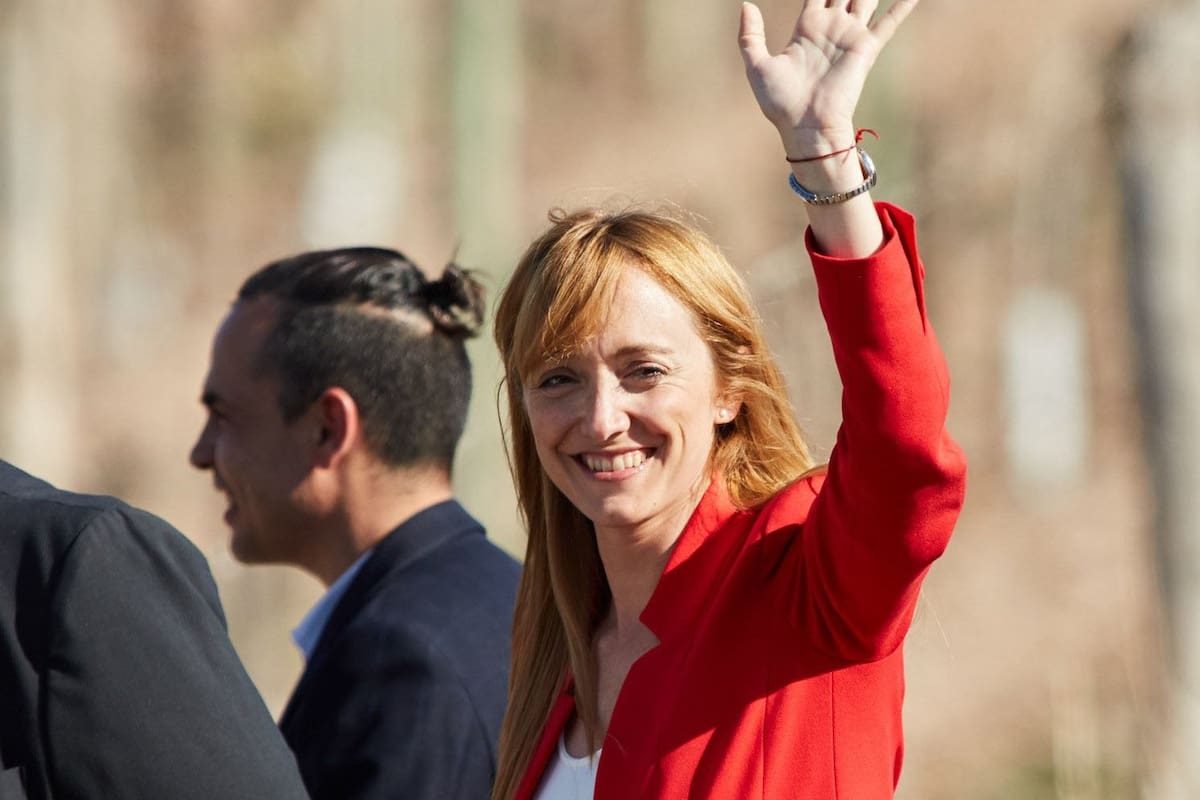 Fernández Sagasti no hizo actos, solo fue al debate