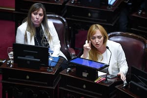 Fernández Sagasti salió a cruzar a Kicillof en la interna del PJ