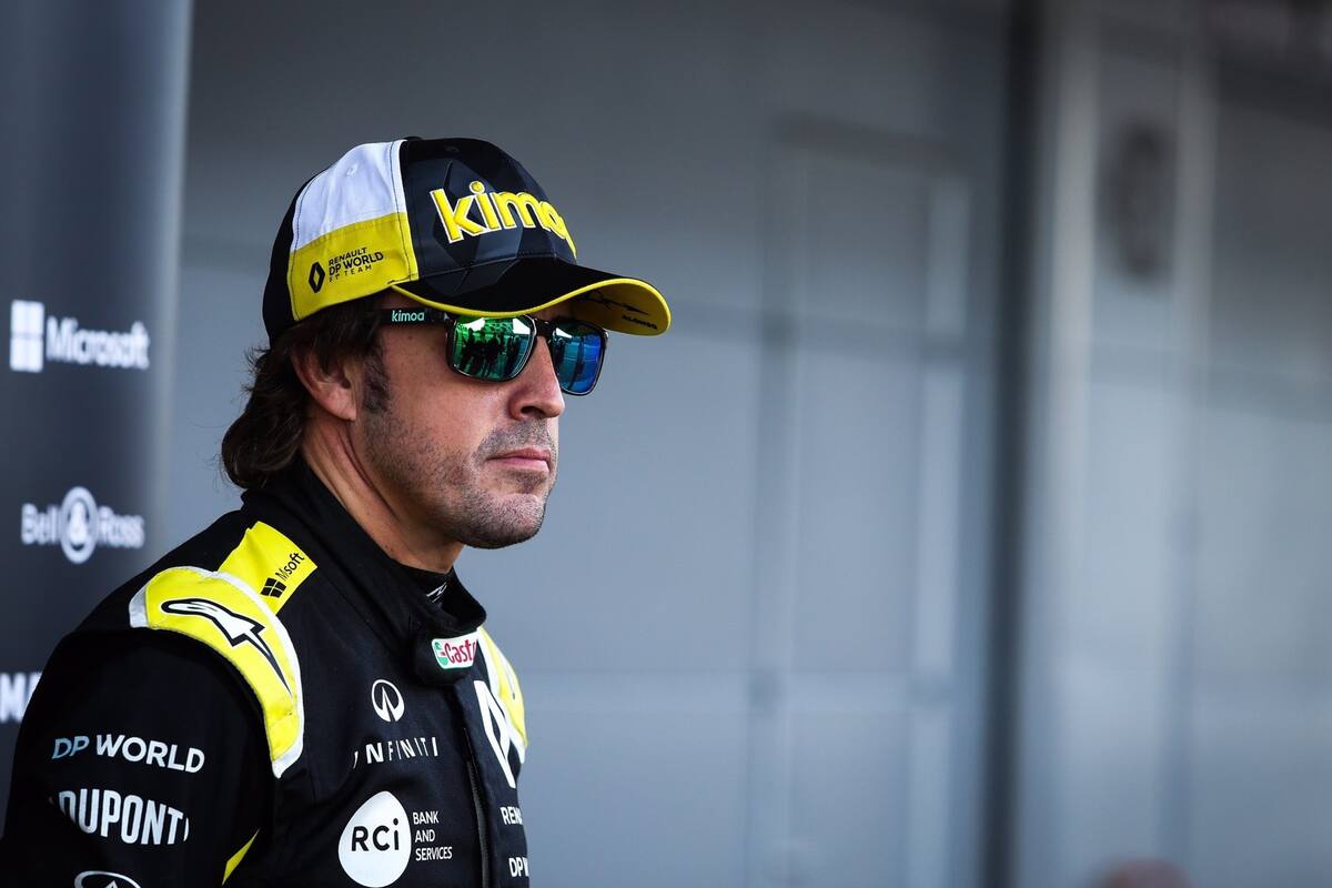 Fernando Alonso durante su presentación en la escuderia Renault.