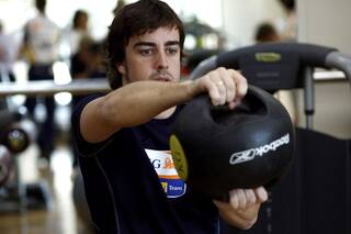 Más que buena muñeca: cómo se preparan física y mentalmente los pilotos de F. 1