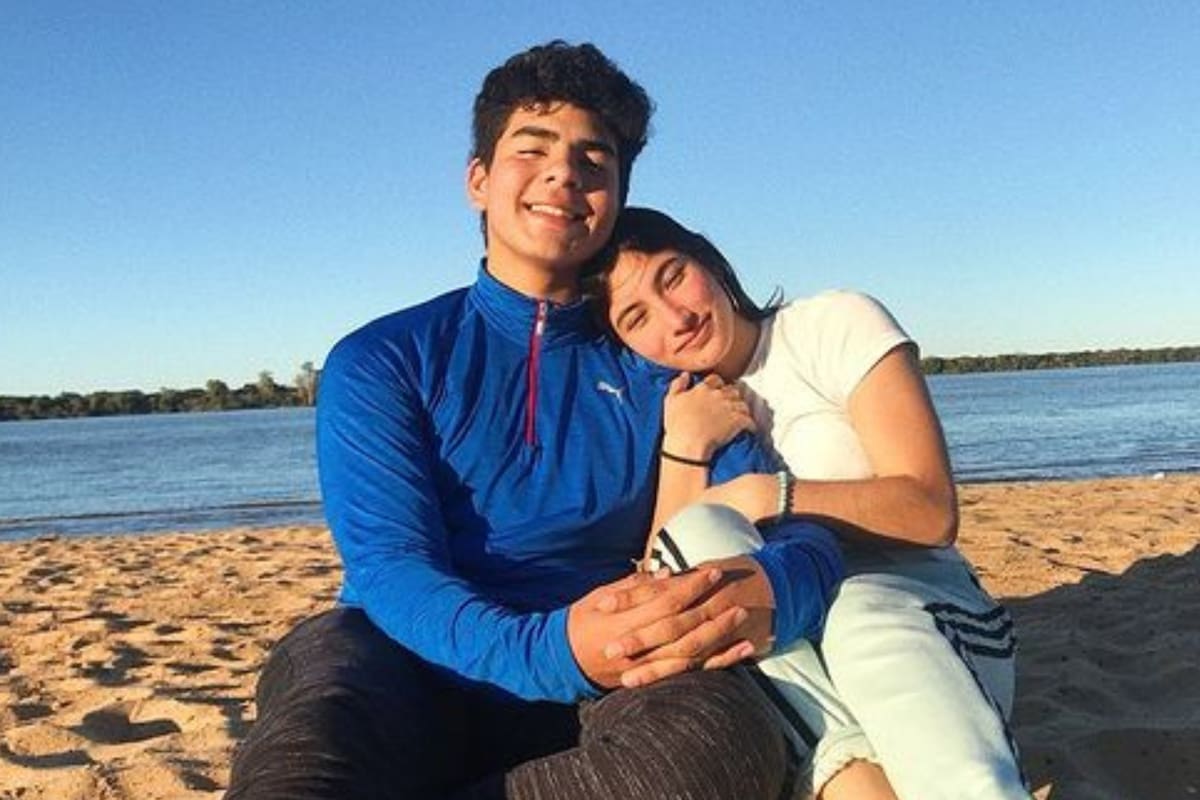 Fernando Báez Sosa junto a su novia Julieta Rossi