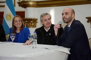 Fernando Basanta, el 20 de Mayo de 2019, en el salón blanco de la gobernación santacruceña, durante la campaña presidencial de Alberto Fernández