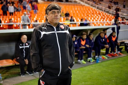 Fernando Berón, el director técnico al que Independiente recurre cada vez que se interrumpe un proceso de trabajo; en 2021 dirigió entre los ciclos de Lucas Pusineri y Julio Falcioni
