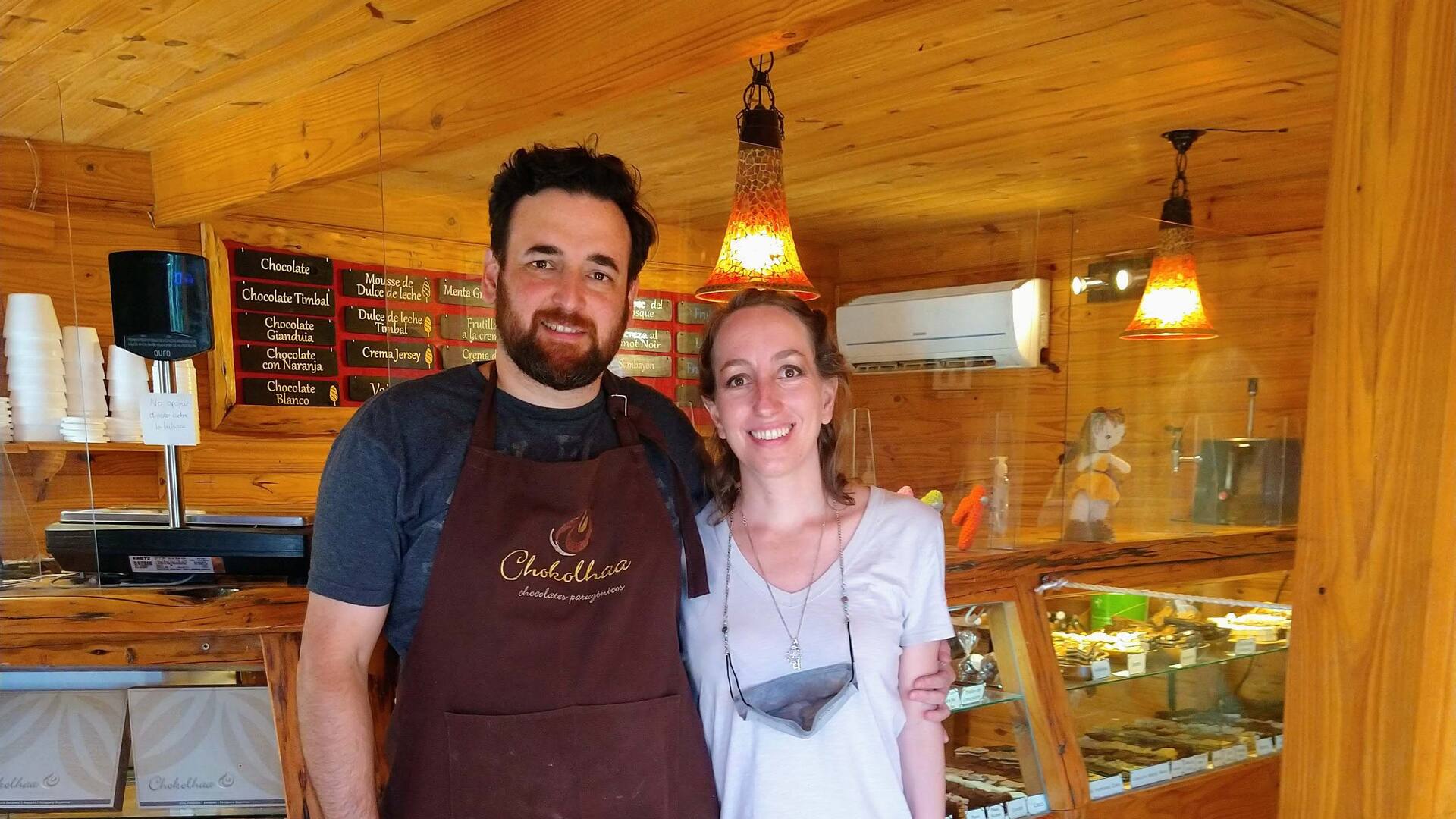 Fernando Cappi y Carla Cervera, propietarios de Chokolhaa.