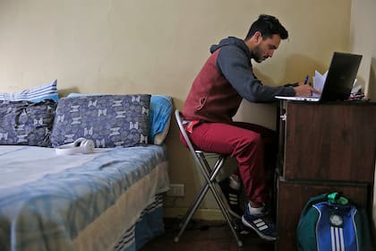 Fernando Carneiro, tiene 24 años estudia medicina ambos de Brasil